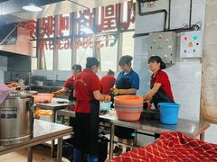 -凤凰路何眼镜香辣蟹(花果园店)