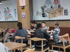 大堂-三好食堂(煎饺·馄饨·肉饼米线·盛世广场店)