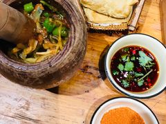 -老滇山寨•云南特色菜•地方菜•民族风情歌舞表演(金碧店)