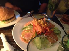 凯撒沙拉-Helens海伦司小酒馆(红旗南路店)