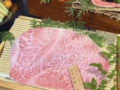 -山川小町·极番烧肉(新地假日广场店)