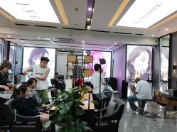 -藤野造型烫染·漂发