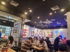 大堂-吉祥馄饨(虹桥火车站店)