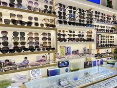 -新视达眼镜店·蔡司·依视路(名镜苑店)