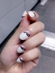 -花岐款式专研健康美甲沙龙