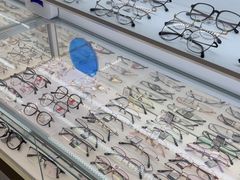 -美式眼镜·授权蔡司.依视路.尼康.豪雅.明月(南翔印象城店)