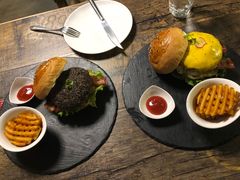 -HIGH FIVE哈福手工汉堡(桂林路店)