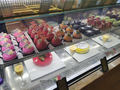 -大中华希尔顿酒店-念自助餐·嗨啤·小龙虾