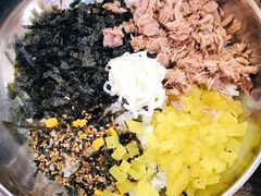 金枪鱼手抓饭-玄希浪漫厨房·韩料烤肉(湖滨银泰in77店)