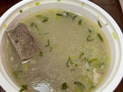 牛骨粉丝汤-小杨生煎(金山百联购物中心3楼店)