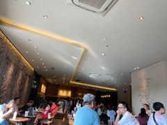 等位区-星巴克(宝山万达店)