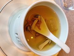 鼎汤炖菌皇-三利音·东方司宴(外滩店)