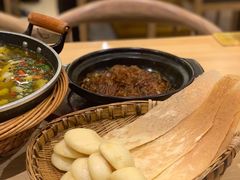 锅边馍馍-有红鸡毛店·川菜(抚琴夜市店)
