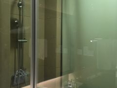 客房淋浴-无锡华怡明都大酒店