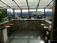 -HIGH FIVE哈福手工汉堡(桂林路店)