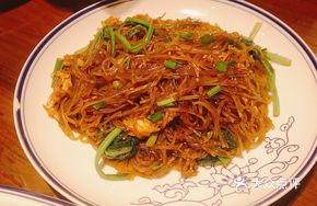 Egg and Spinach Stir-Fried Noodles