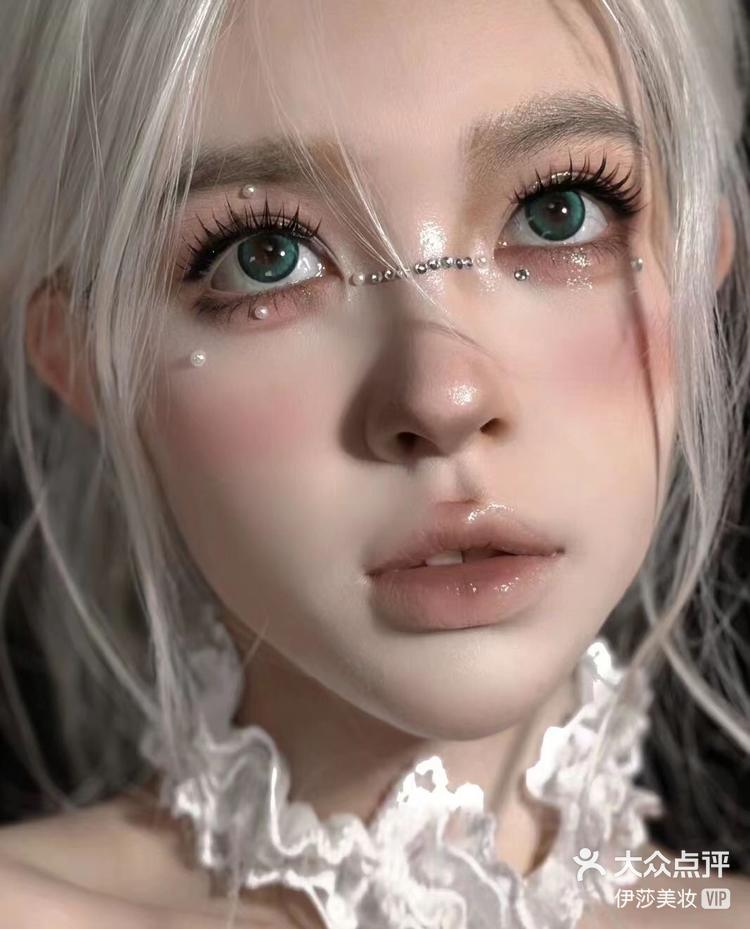 三倍大眼漫画妆无辜小狗眼水嫩欲滴  img class="emoji-img" src="