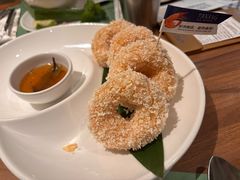 炸虾饼配泰国梅子酱-帕蓝·暹罗料理(大学路店)