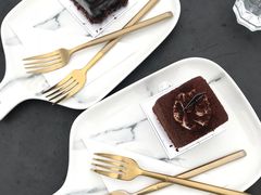 -UNI UNI(环亚凯瑟琳店)