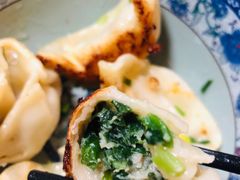 韭菜猪肉煎饺-无名氏宵夜小摊(祝家三姐妹馄饨店)