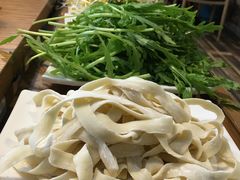 -陆记牛庄·碳锅龙虾烧烤(爱上花园店)