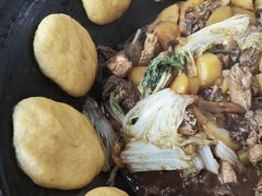 -粘豆包柴火铁锅炖