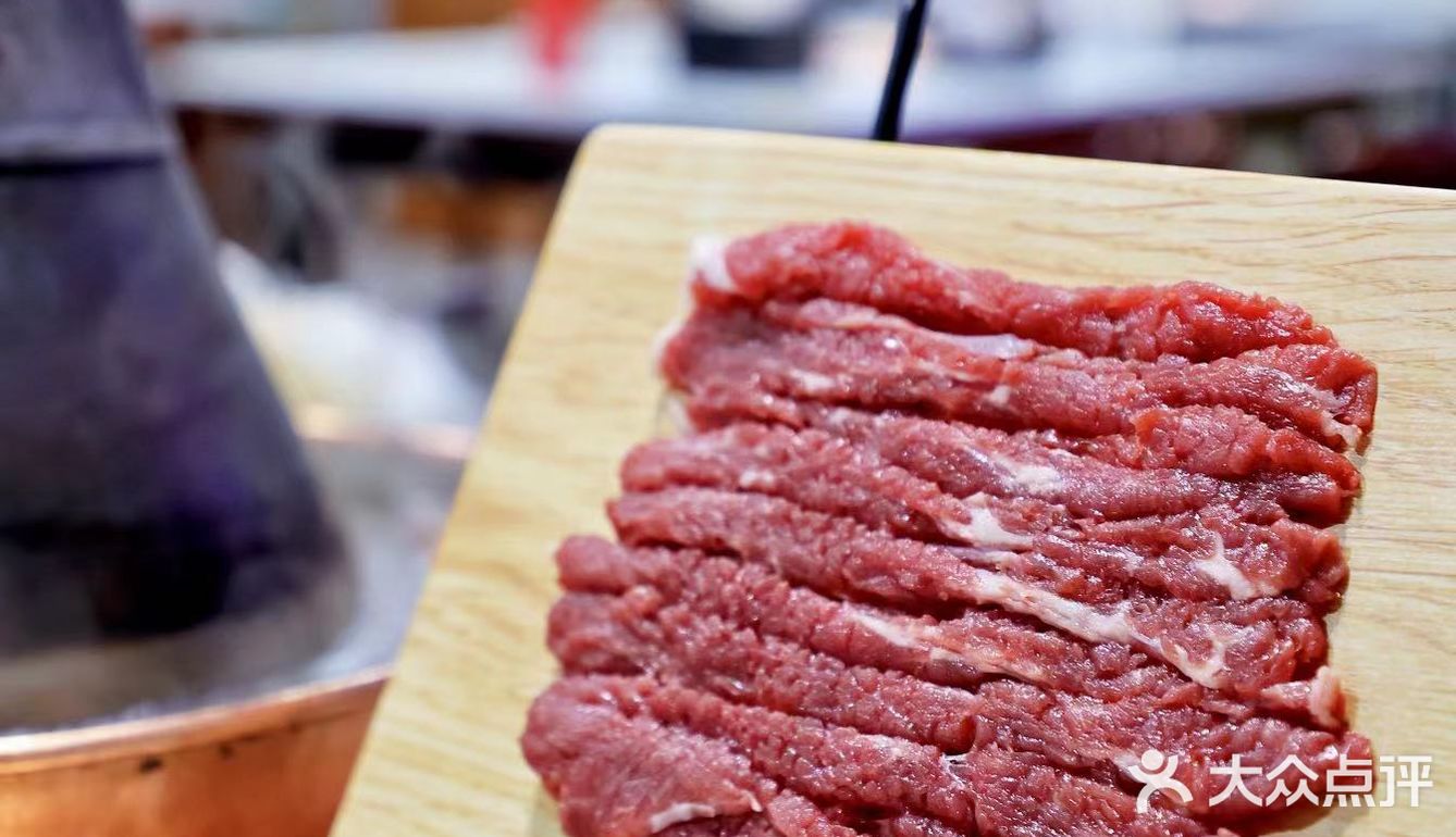 要说最解馋，还是得咱地道的铜锅涮肉