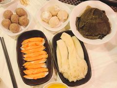 -鲜入围煮花胶鸡海鲜火锅