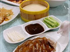 -六和聚传统烤鸭.天津菜(和平店)