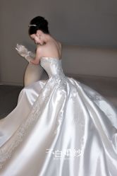 -予白婚纱礼服馆