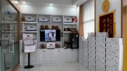 -靓芙泉专研痘痘肌