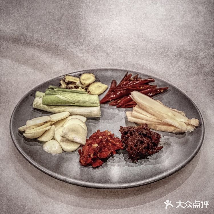 极简版家常味年糕带鱼，鱼香汁儿拌饭来三碗