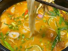 -银米·云南传统过桥米线(双廊黑金冠店)