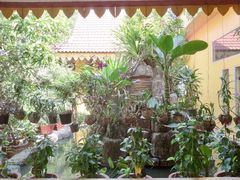 -Neary Khmer Restaurant