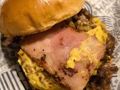 -TRIPS BURGER(大钟寺店)