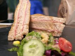 -HIGH FIVE哈福手工汉堡(桂林路店)