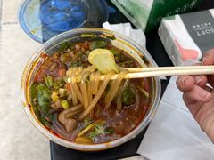 -郎吞虎咽酸辣粉(第一桥店)