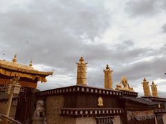 -噶丹松赞林寺