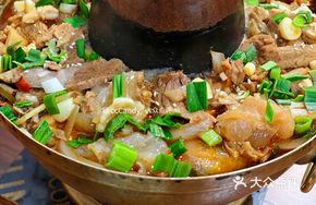 Beef Hot Pot with Three Fresh Ingredients