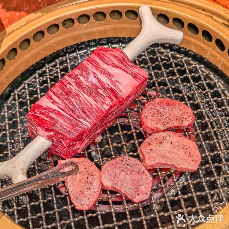 就在万象城🎄有Kitty猫的圣诞烧肉来啦!