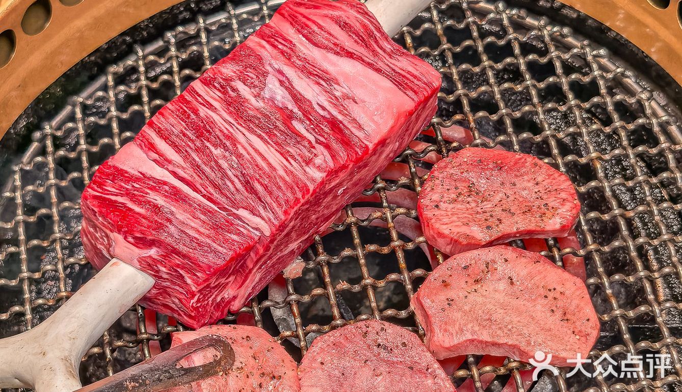 就在万象城🎄有Kitty猫的圣诞烧肉来啦！