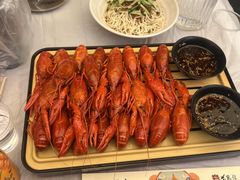 -肥肥虾庄·金牌油焖大虾(汉街SKP店)