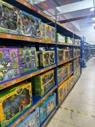 -逝水玩具折扣店