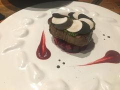 牛里脊肉配甜菜根-AZUL by FUEL蓝色·法式酒馆(琶醍店)