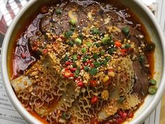 -阿瓦山寨·湘菜现炒·剁椒鱼头王(咸阳总店)