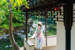 -一揽芳华汉服旗袍体验馆(拙政园店)