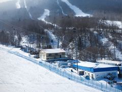-亚布力新体委滑雪场