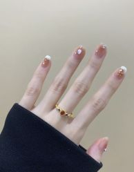 -初心纹眉洗眉·美睫专业店