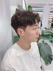 -尤司男士国潮理发馆