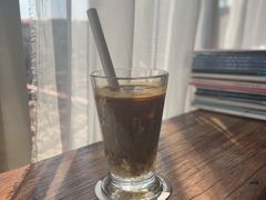 石花膏冰拿铁-巴浪鱼咖啡馆 Local Fish